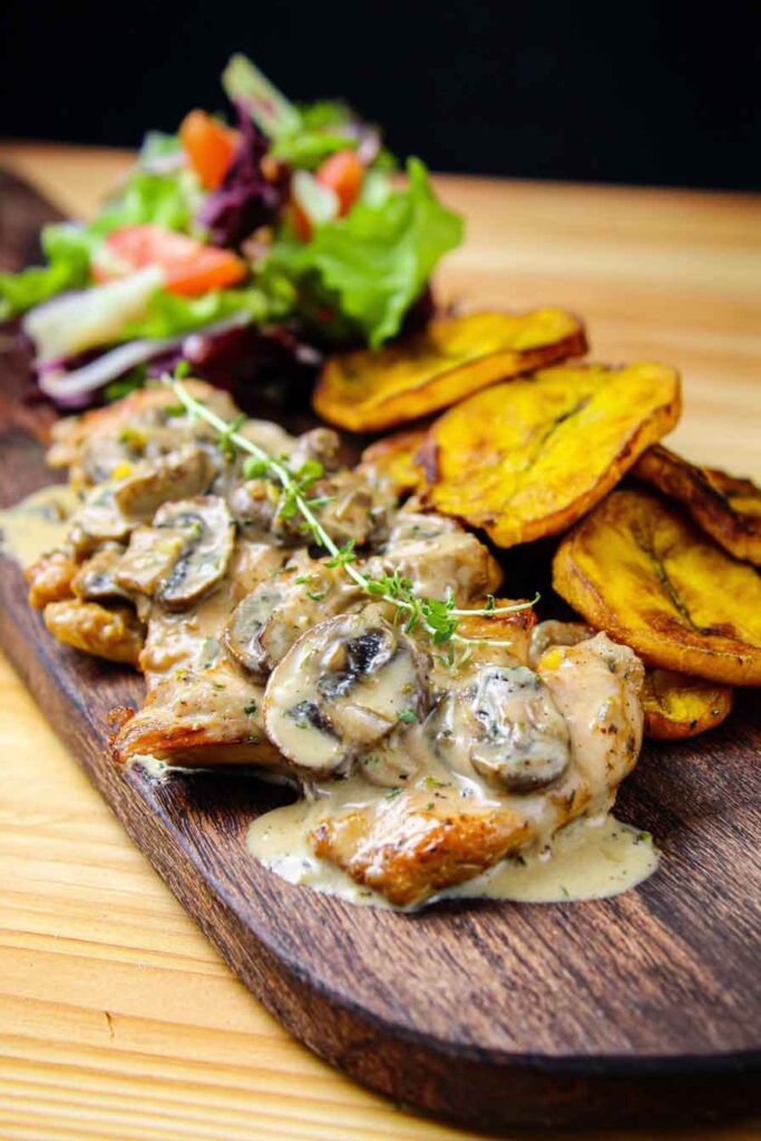 How to Serve Mushroom Chicken Delight