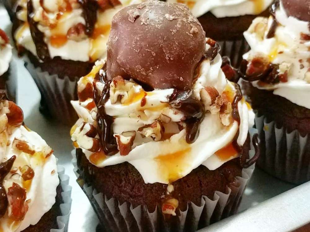 Chocolate Turtle Cupcakes