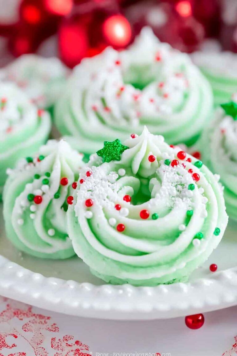 Christmas Tree Wreath Meringue Cookies