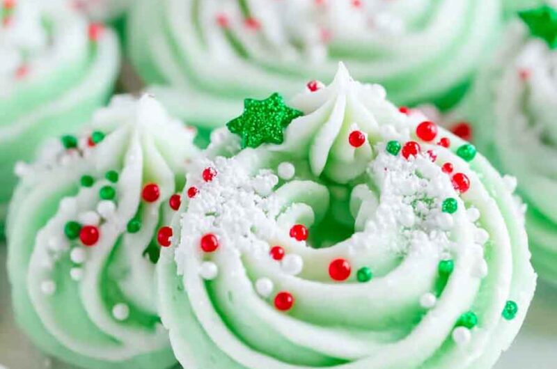 Christmas Tree Wreath Meringue Cookies