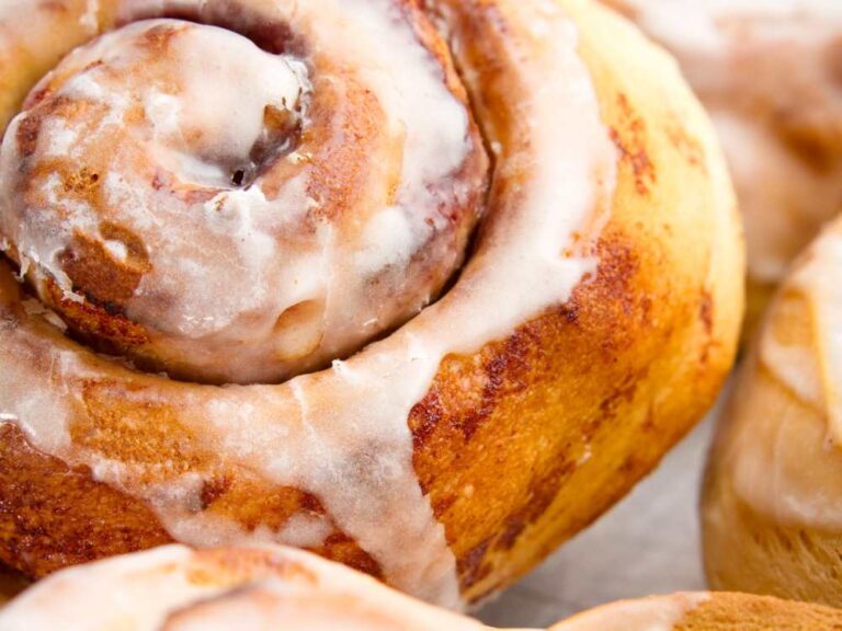 Pumpkin Spice Cinnamon Rolls Recipe