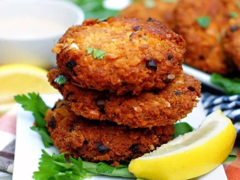 Delicious and Easy Salmon Patties Recipe