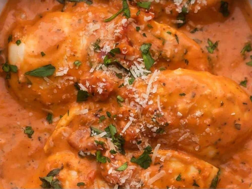 Slow Cooker Creamy Tomato Basil Chicken