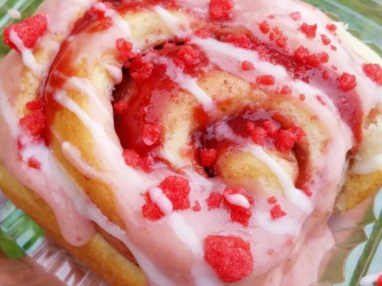 Strawberry Cinnamon Rolls Recipe