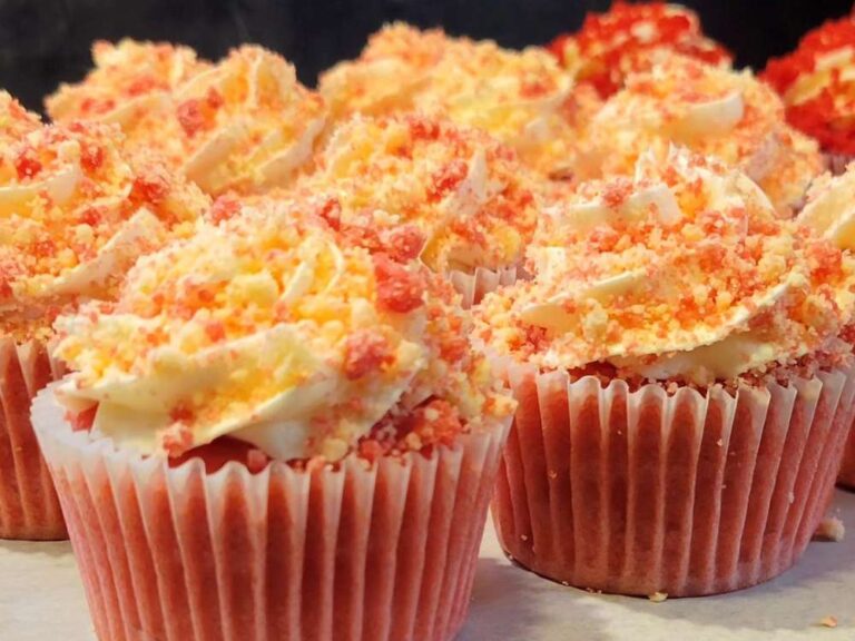 Strawberry Crunch Cupcakes Recipe