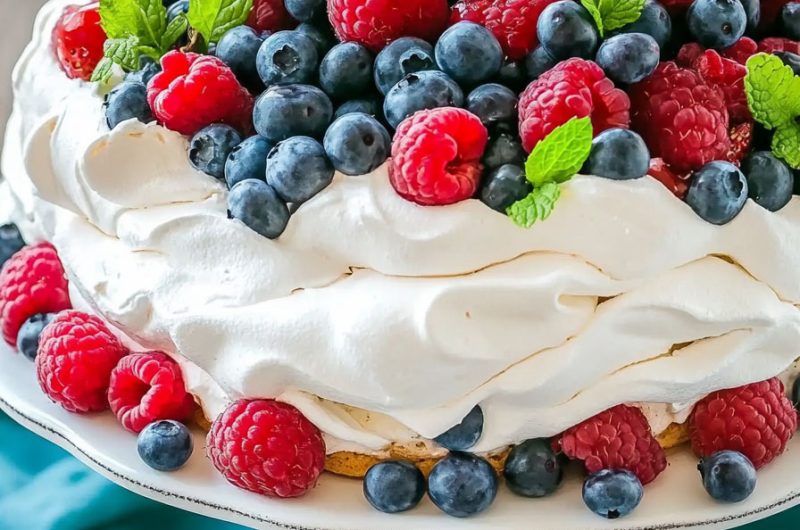 Berry Pavlova